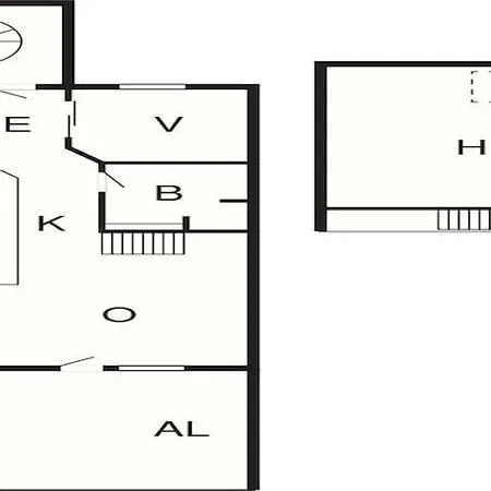 6 Person In Fan Apartment
