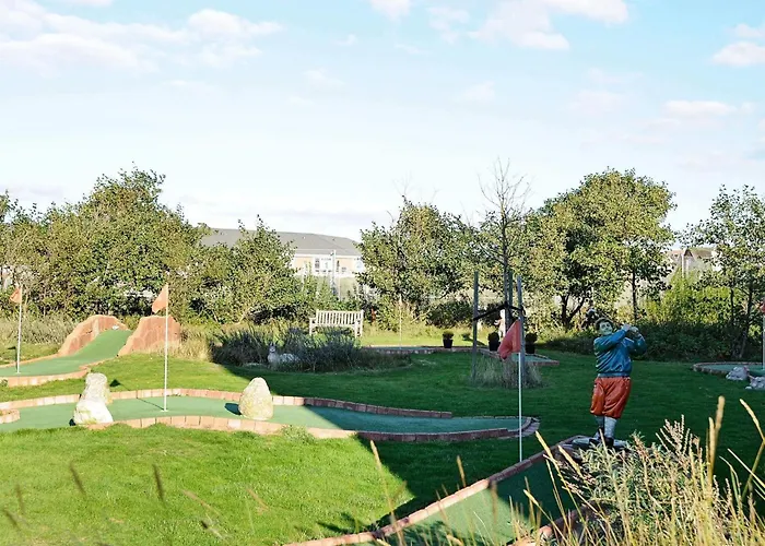 6 Person In Fano-by Traum