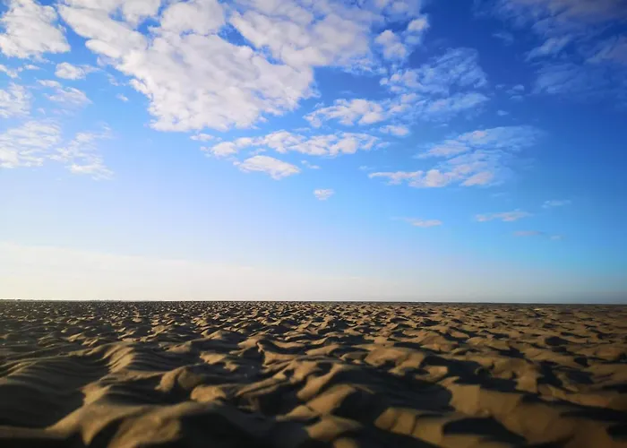 6 Person In Fano-by Traum *